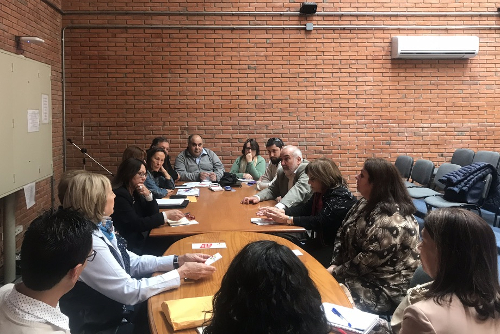 Mesa redonda de autoridades